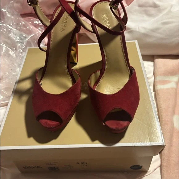 Michael Kors Cherry Claire Sandal - Picture 6 of 6
